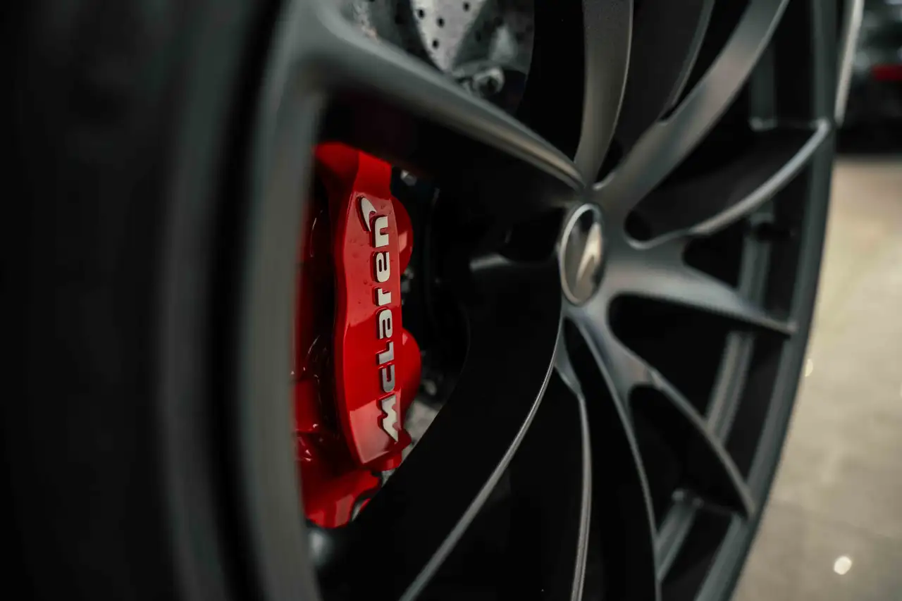McLaren 720S photo McLaren 720S