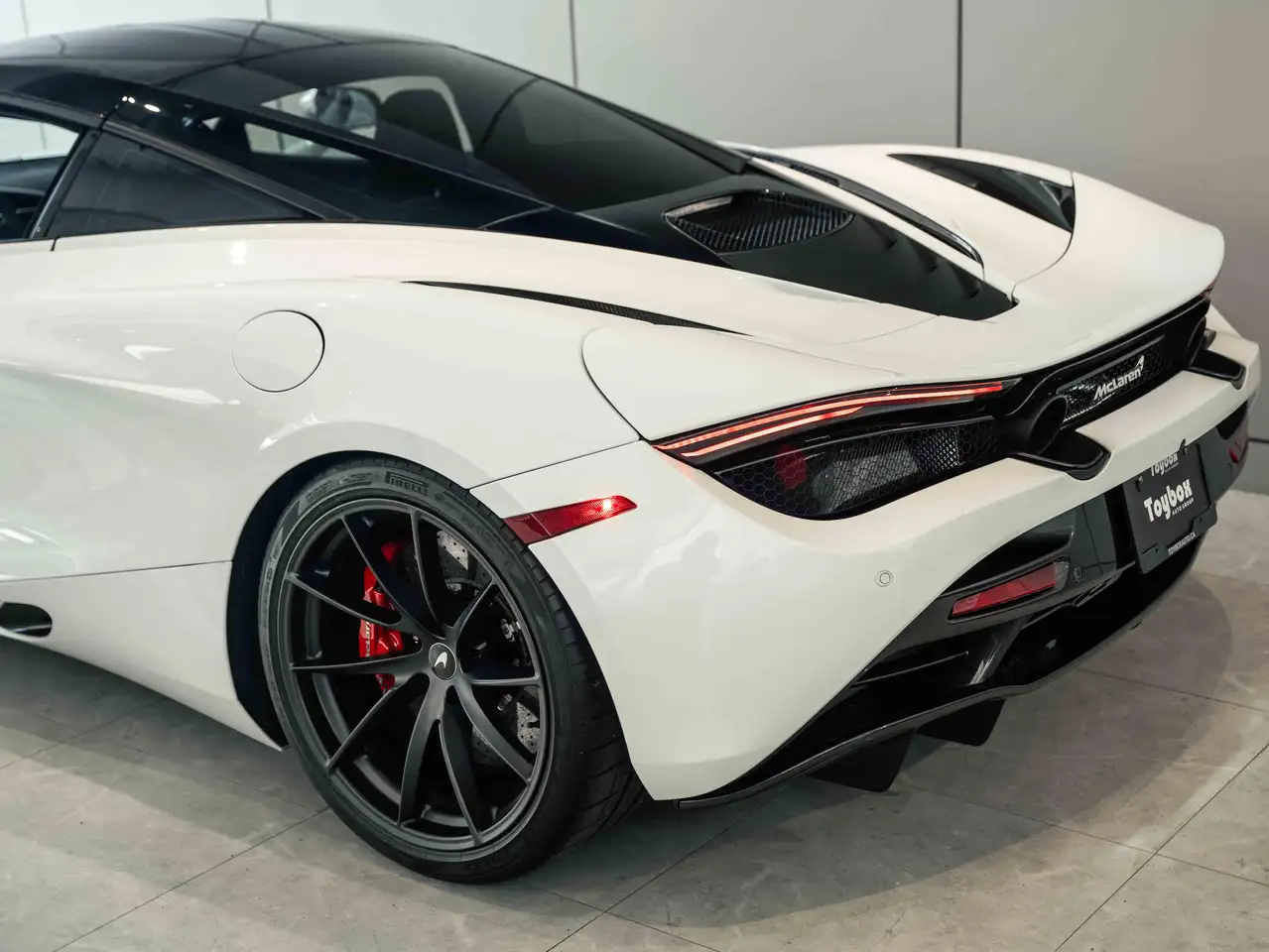 McLaren 720S photo McLaren 720S
