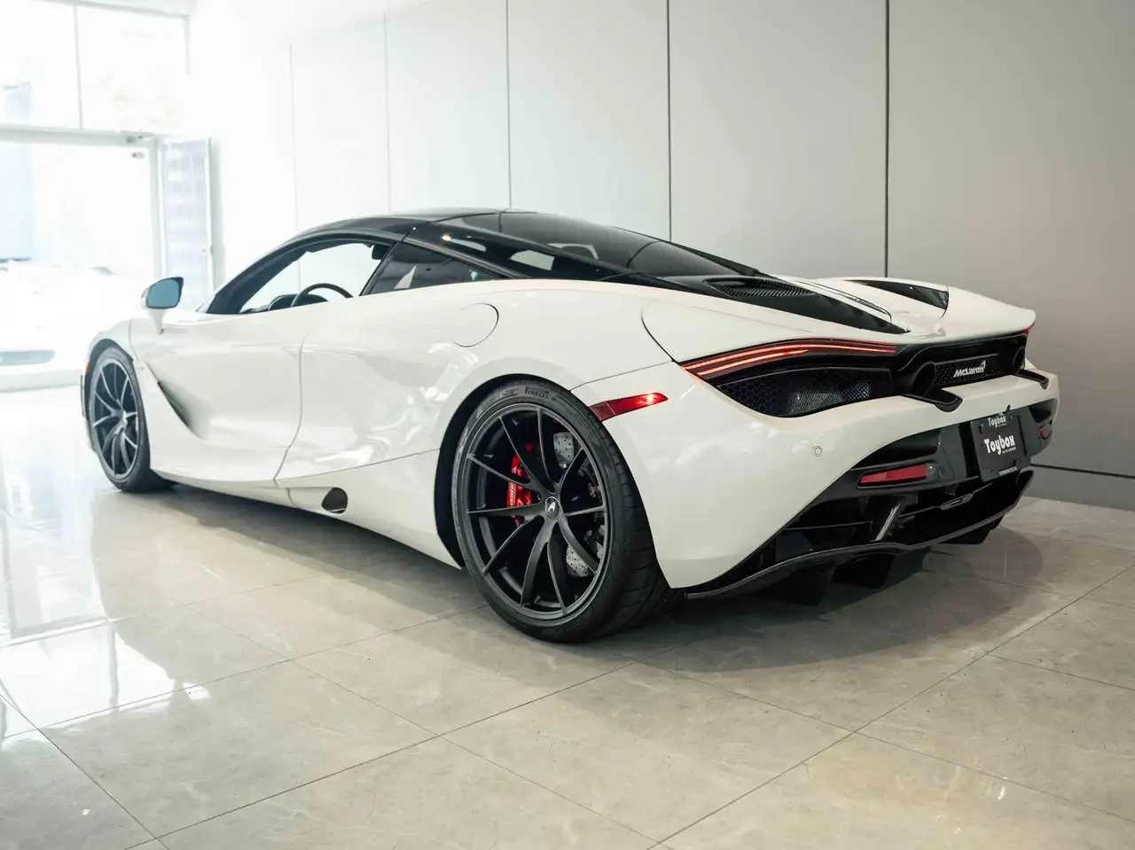 McLaren 720S photo McLaren 720S
