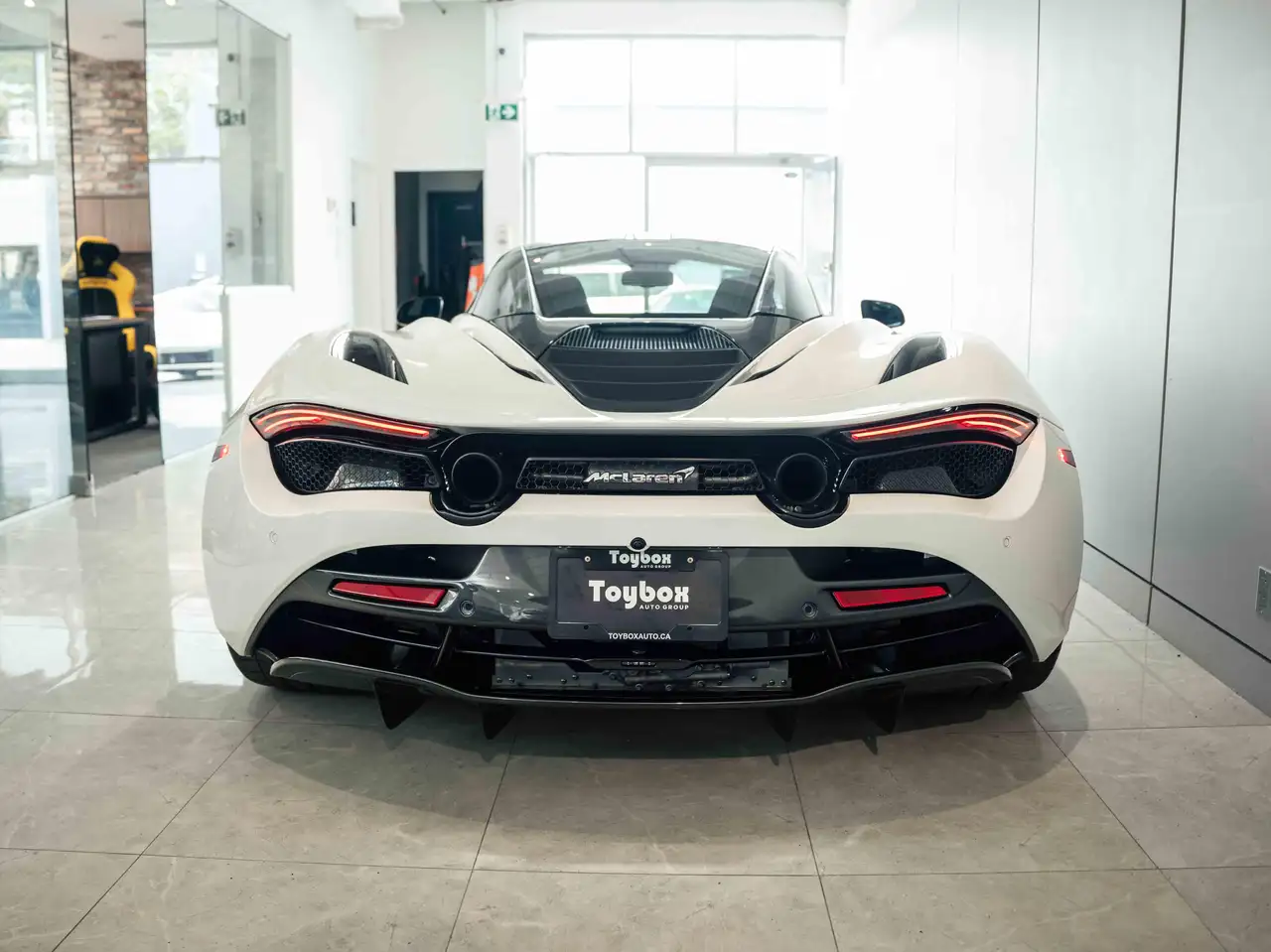 McLaren 720S photo McLaren 720S