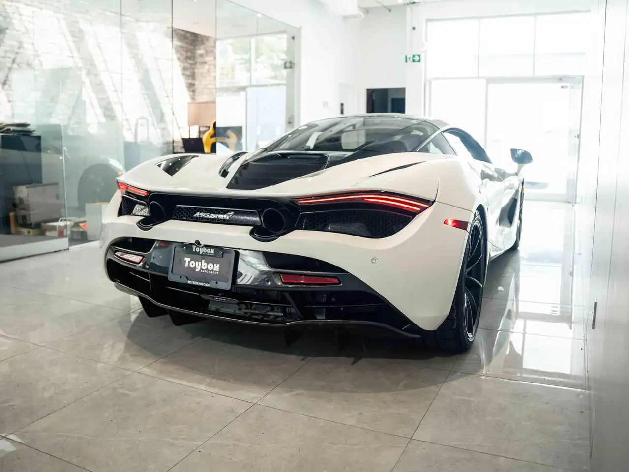 McLaren 720S photo McLaren 720S