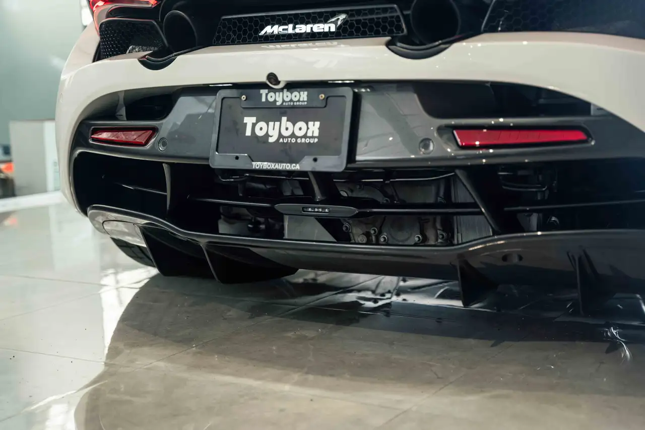 McLaren 720S photo McLaren 720S