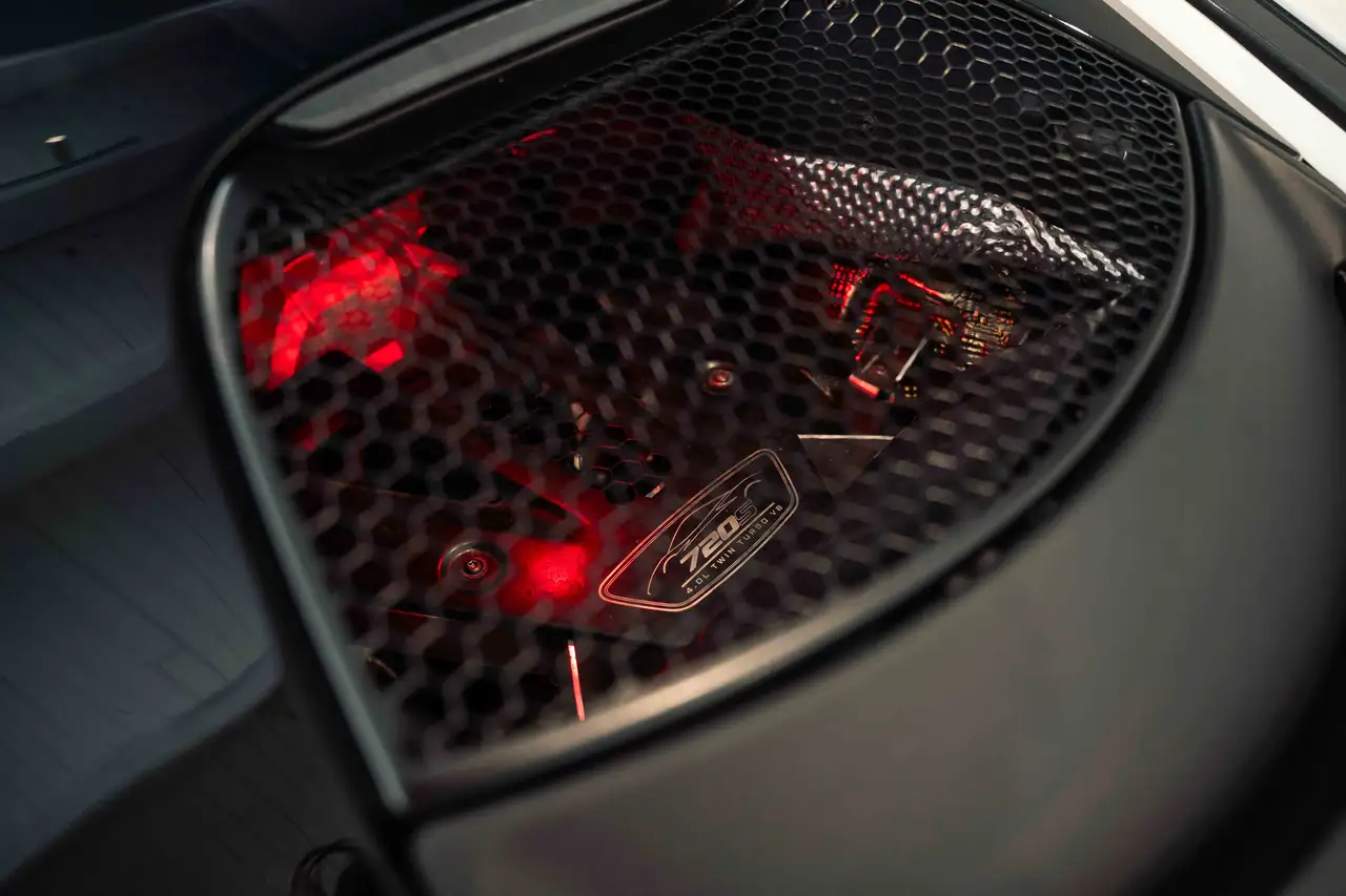 McLaren 720S photo McLaren 720S