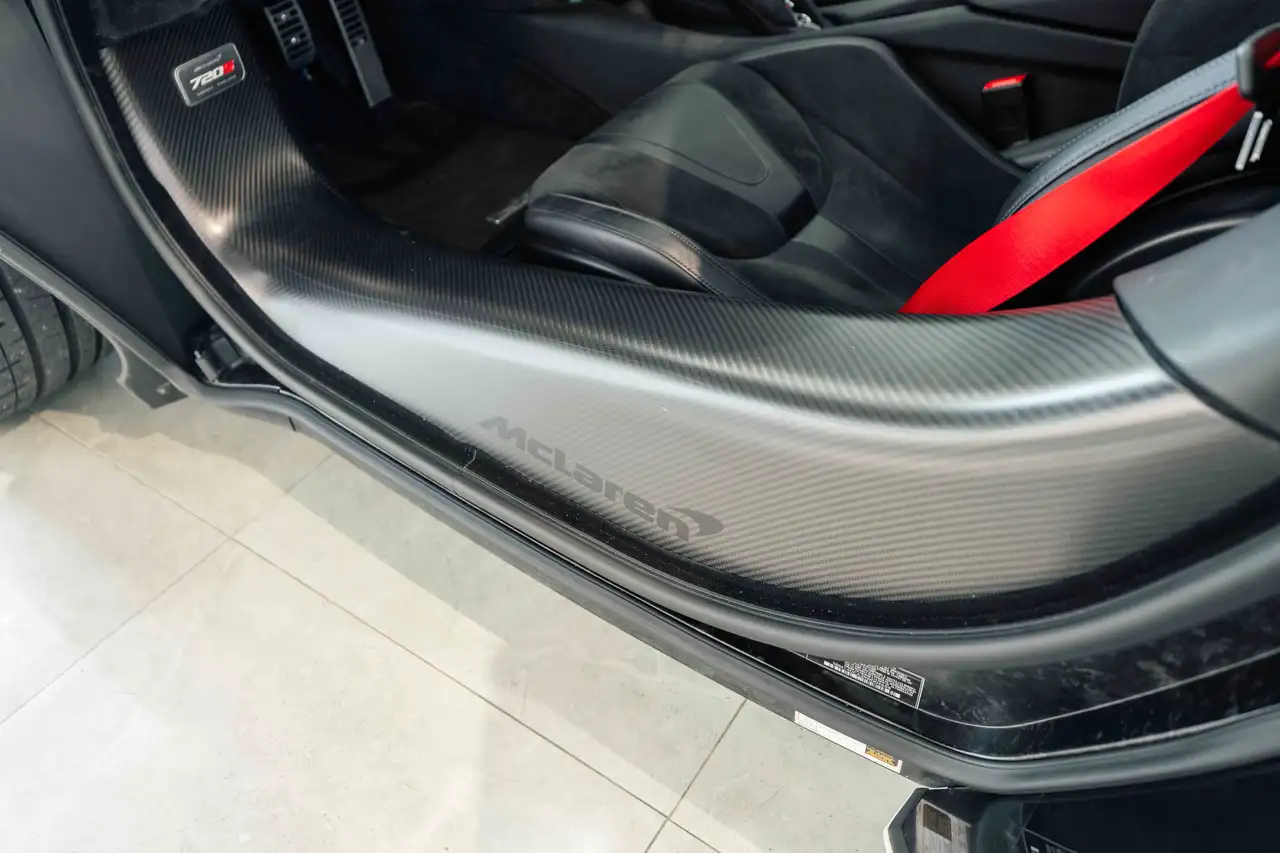 McLaren 720S photo McLaren 720S