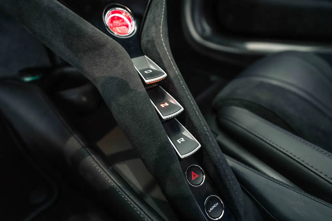 McLaren 720S photo McLaren 720S