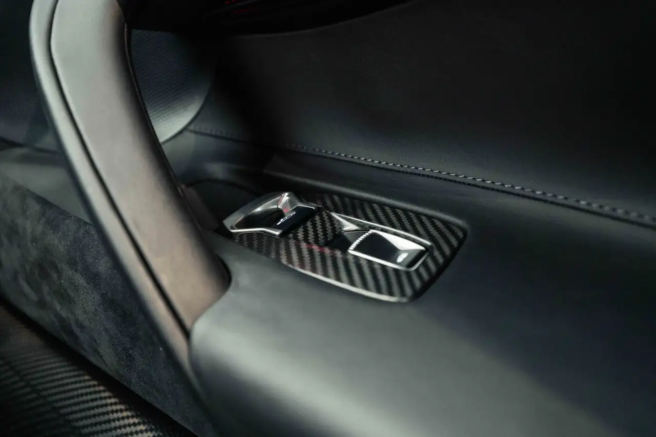 McLaren 720S photo McLaren 720S