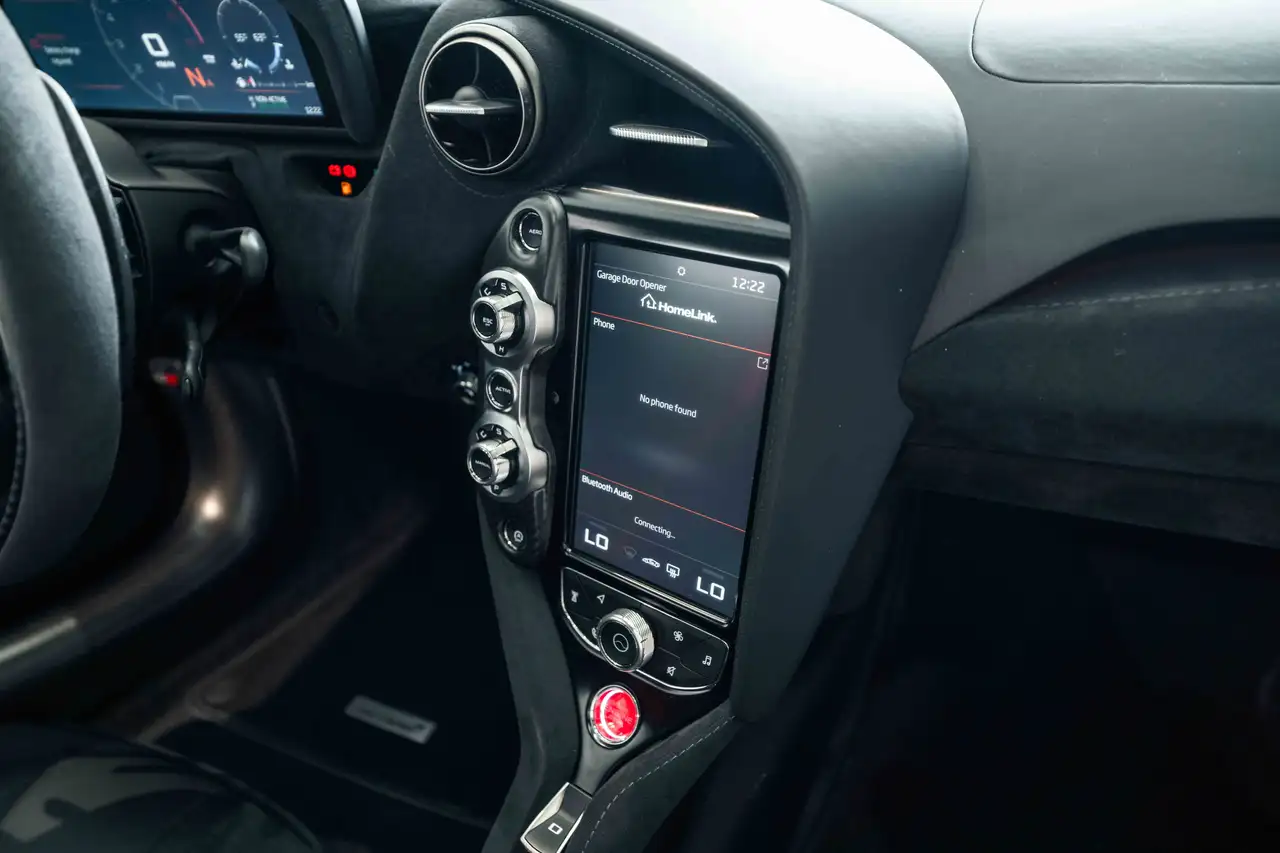 McLaren 720S photo McLaren 720S