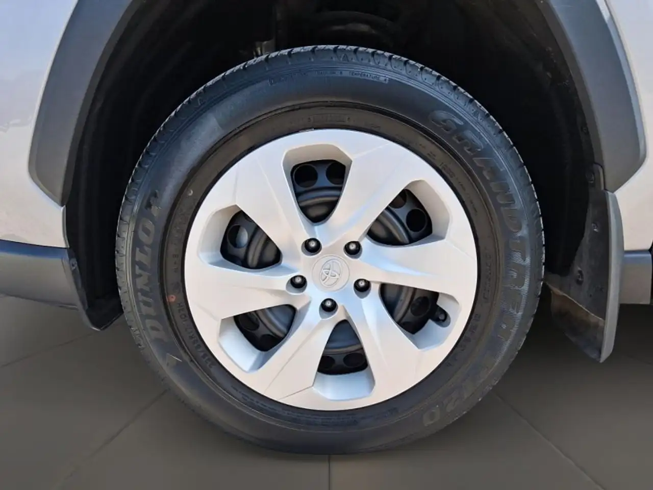 Toyota RAV 4 снимка Toyota RAV 4