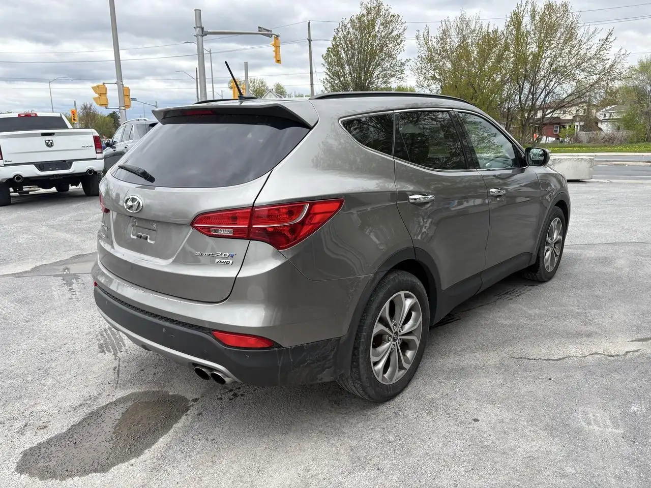 Hyundai SANTA FE photo Hyundai SANTA FE