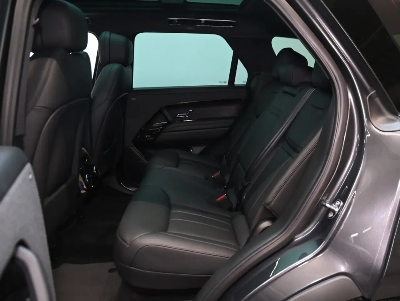 Land Rover Range Rover Sport photo Land Rover Range Rover Sport