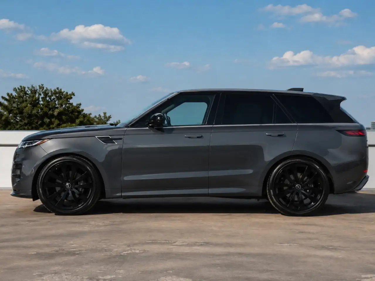 Land Rover Range Rover Sport photo Land Rover Range Rover Sport