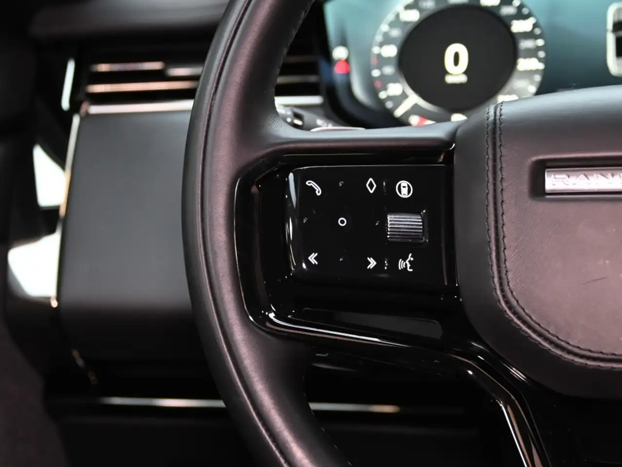 Land Rover Range Rover Sport photo Land Rover Range Rover Sport