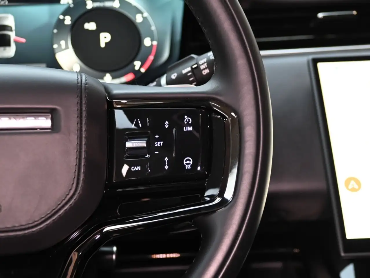 Land Rover Range Rover Sport photo Land Rover Range Rover Sport