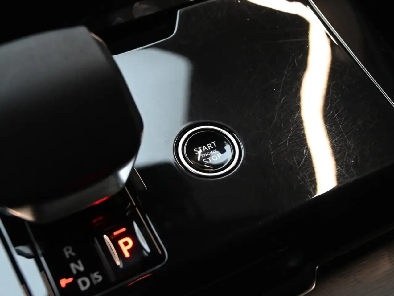 Land Rover Range Rover Sport photo Land Rover Range Rover Sport
