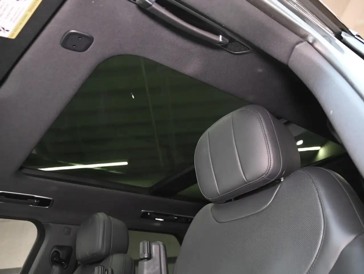 Land Rover Range Rover Sport photo Land Rover Range Rover Sport