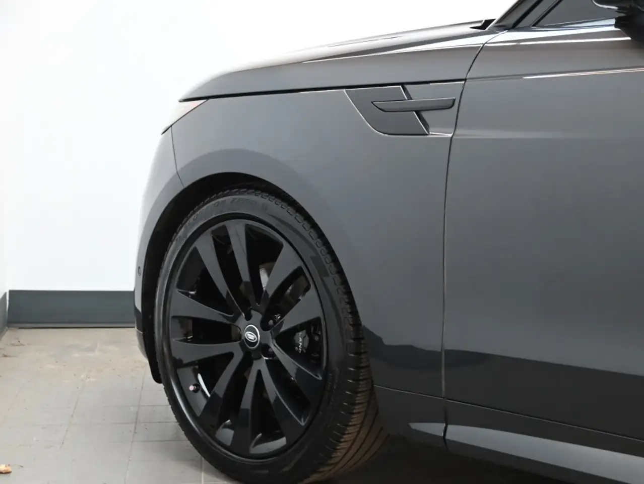 Land Rover Range Rover Sport photo Land Rover Range Rover Sport