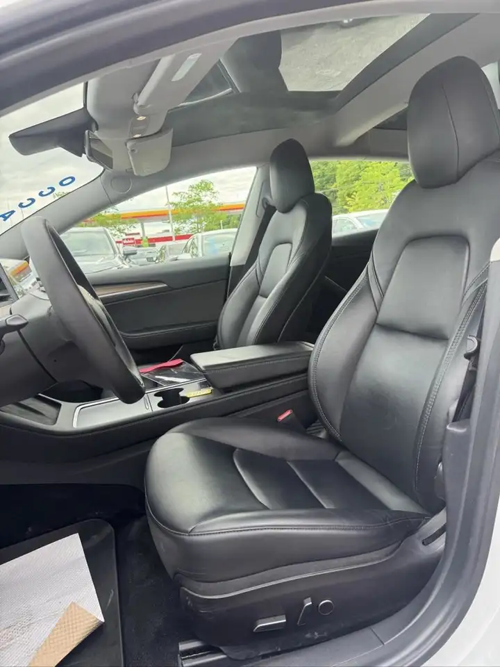 Tesla Model 3 fotografie Tesla Model 3