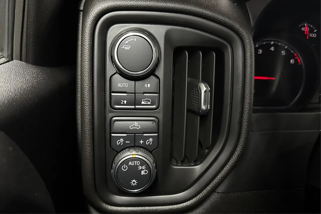 Chevrolet Silverado 1500 снимка Chevrolet Silverado 1500