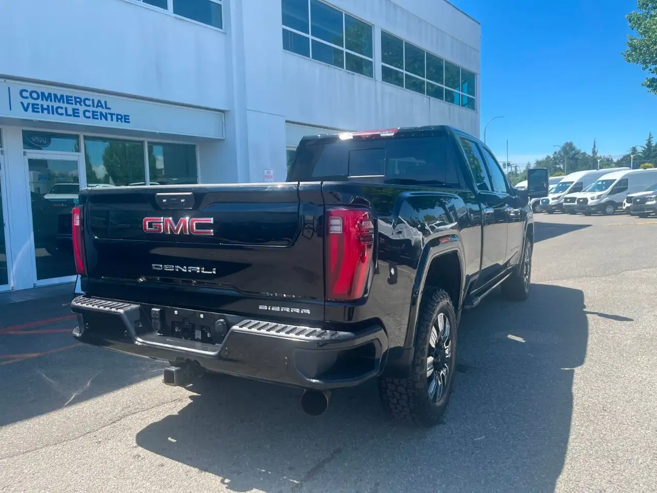 GMC Sierra 3500HD photo GMC Sierra 3500HD