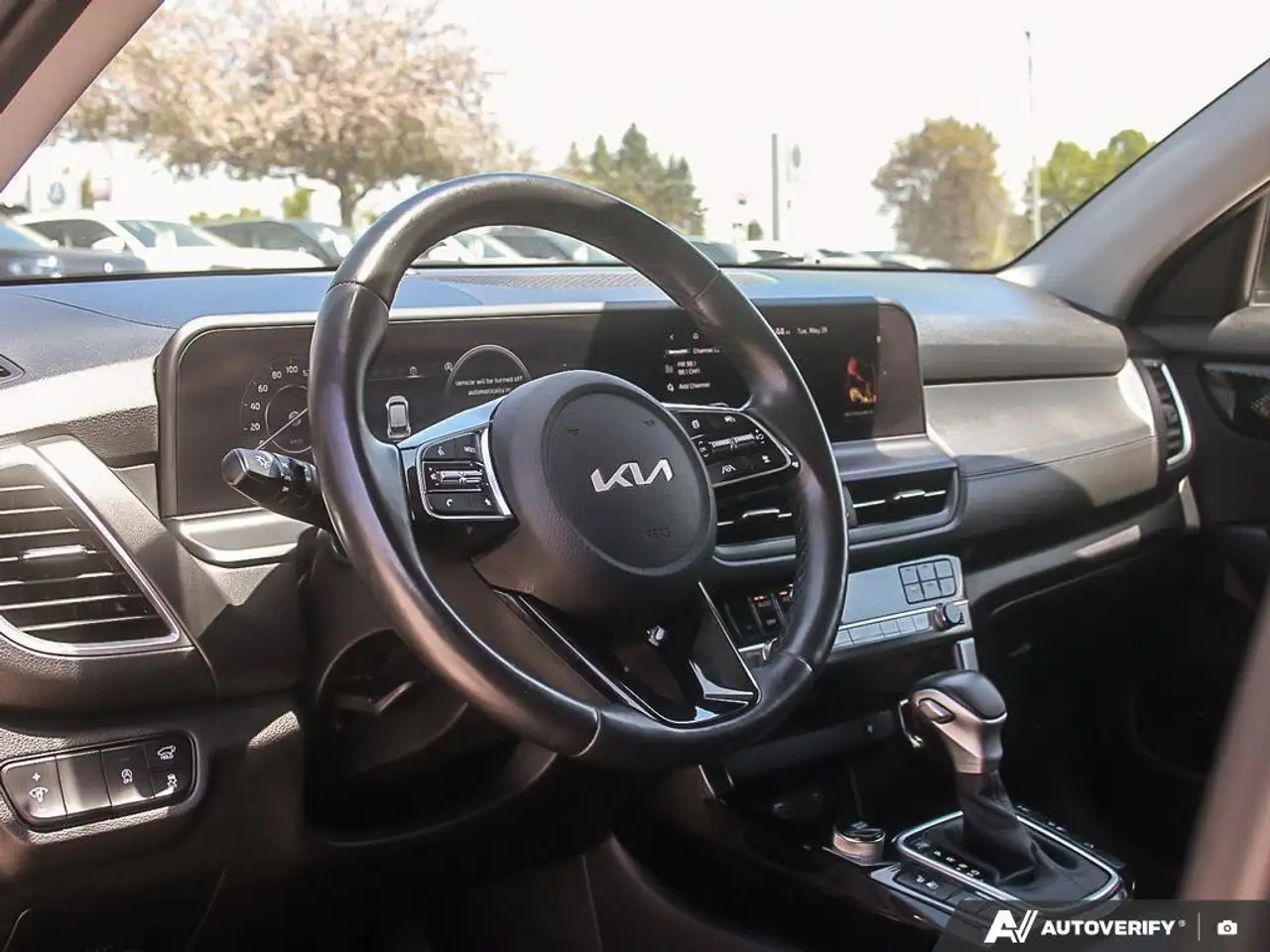 Kia Seltos снимка Kia Seltos