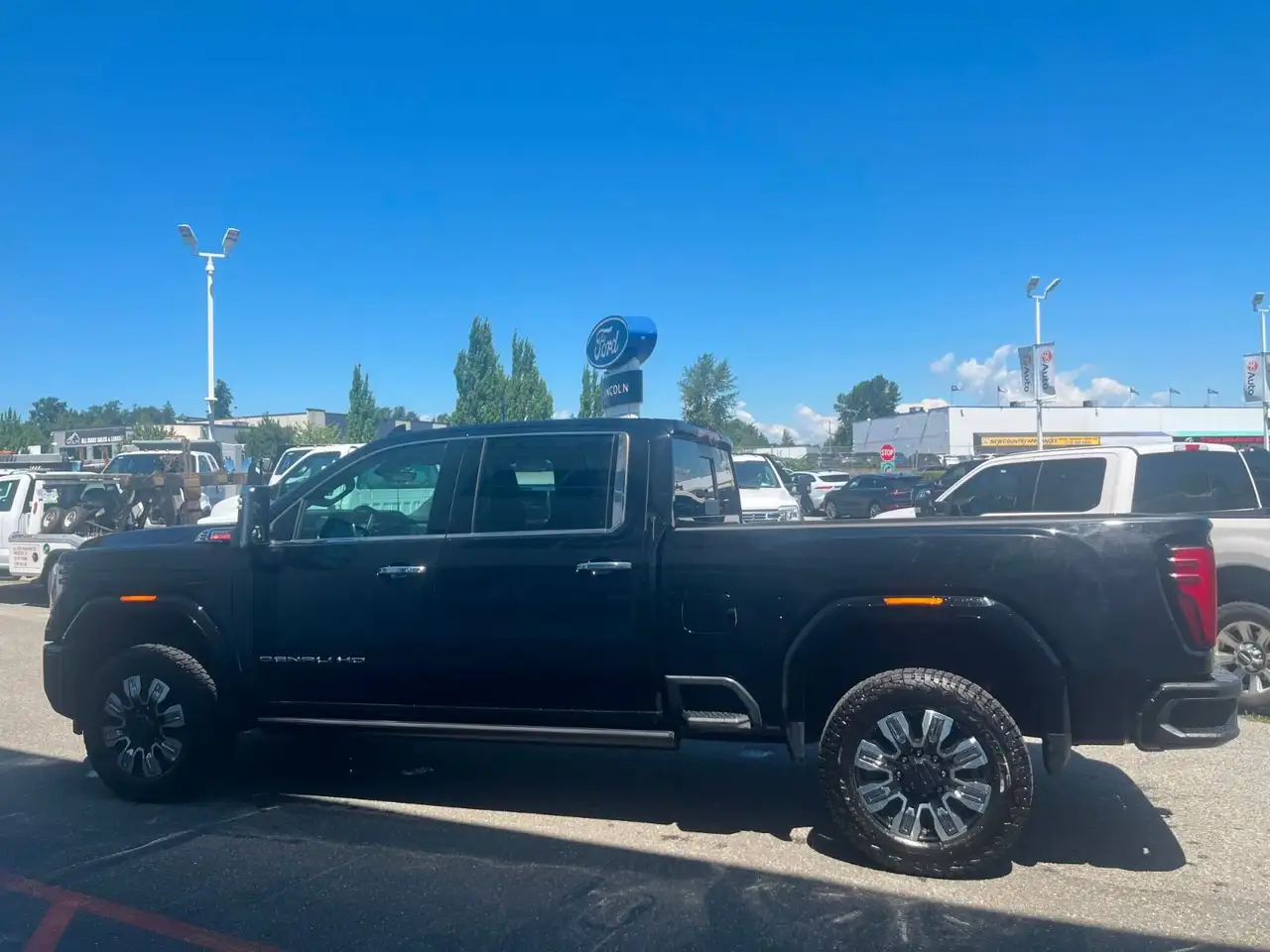 GMC Sierra 3500HD photo GMC Sierra 3500HD
