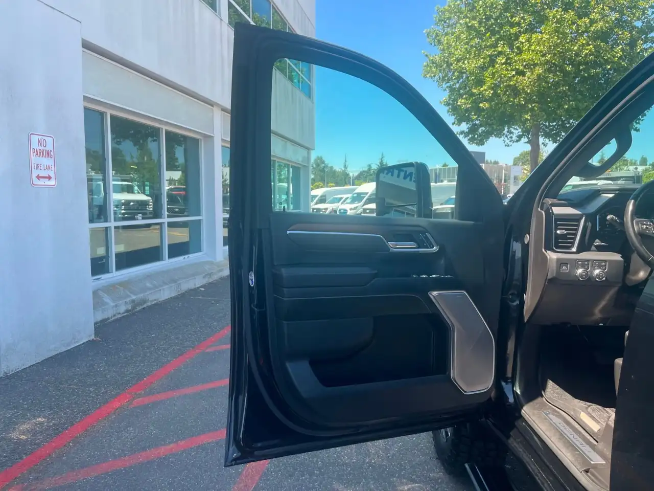 GMC Sierra 3500HD photo GMC Sierra 3500HD