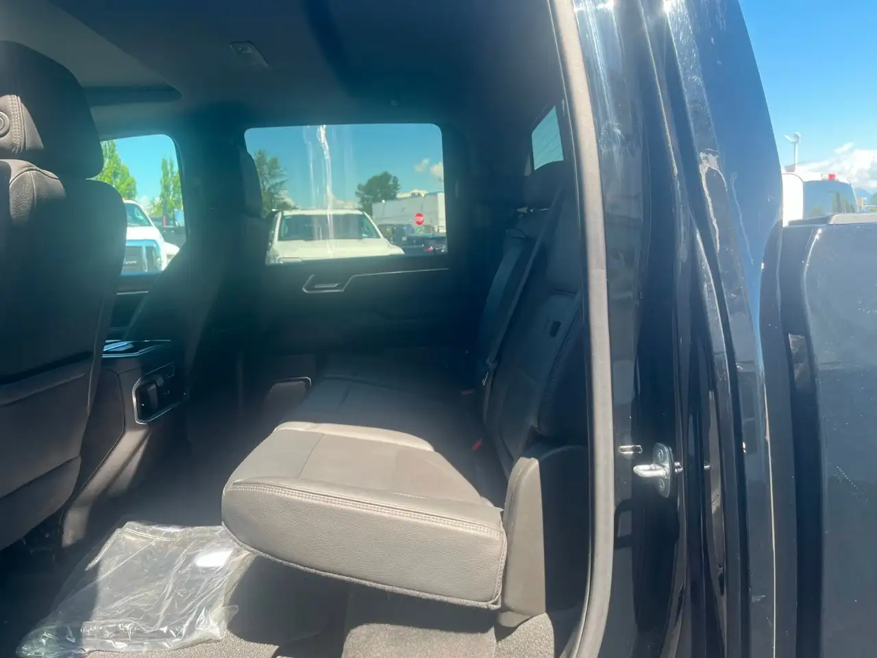 GMC Sierra 3500HD photo GMC Sierra 3500HD