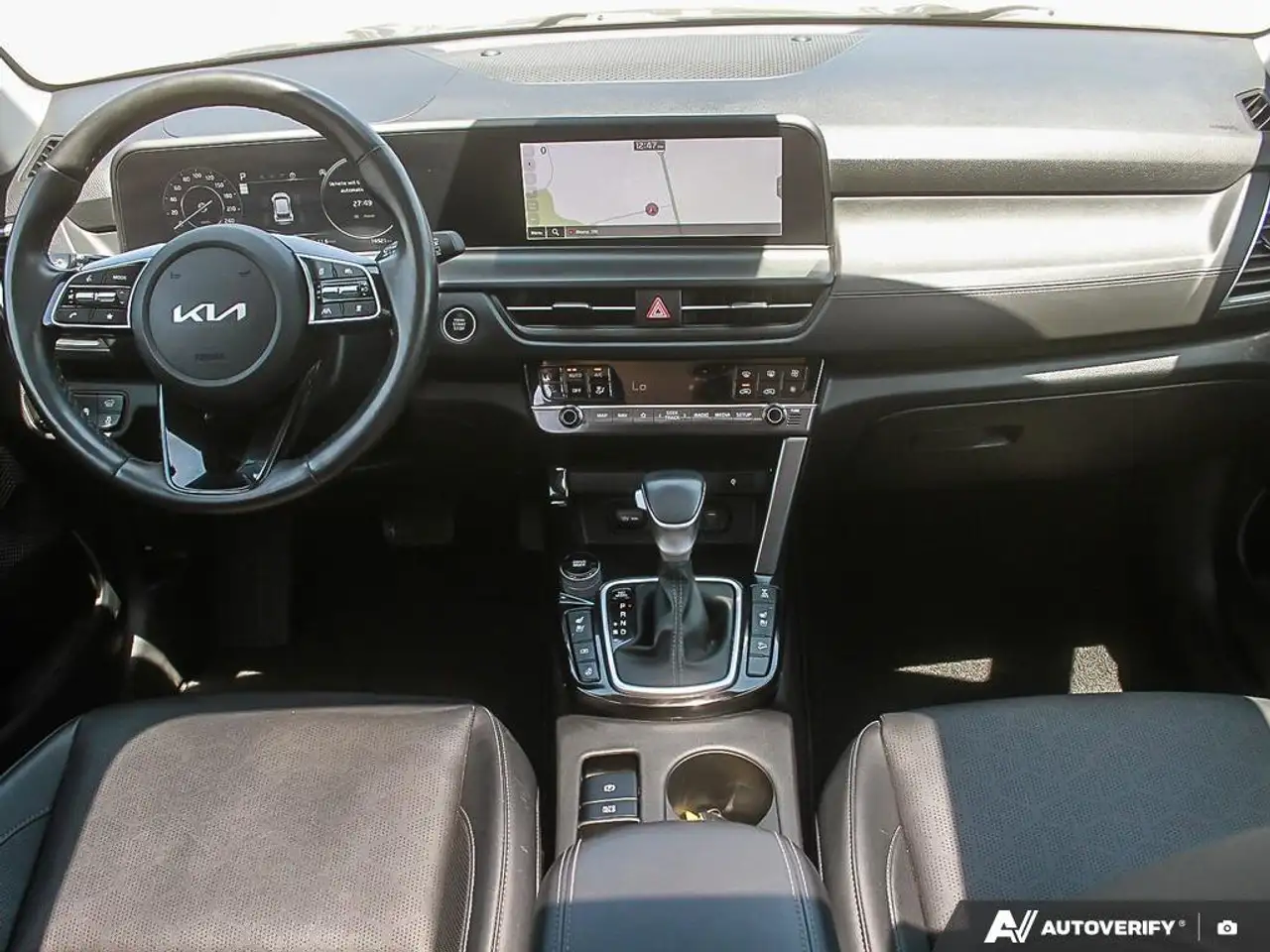 Kia Seltos снимка Kia Seltos