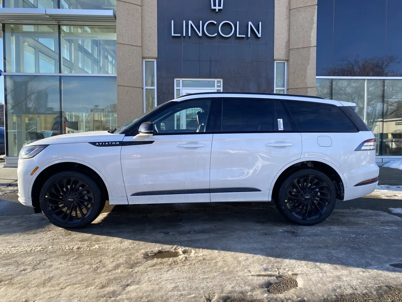 Lincoln Aviator снимка Lincoln Aviator