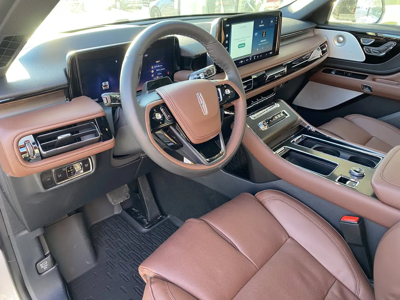 Lincoln Aviator снимка Lincoln Aviator