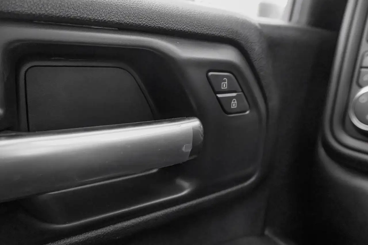 GMC Sierra 3500HD снимка GMC Sierra 3500HD