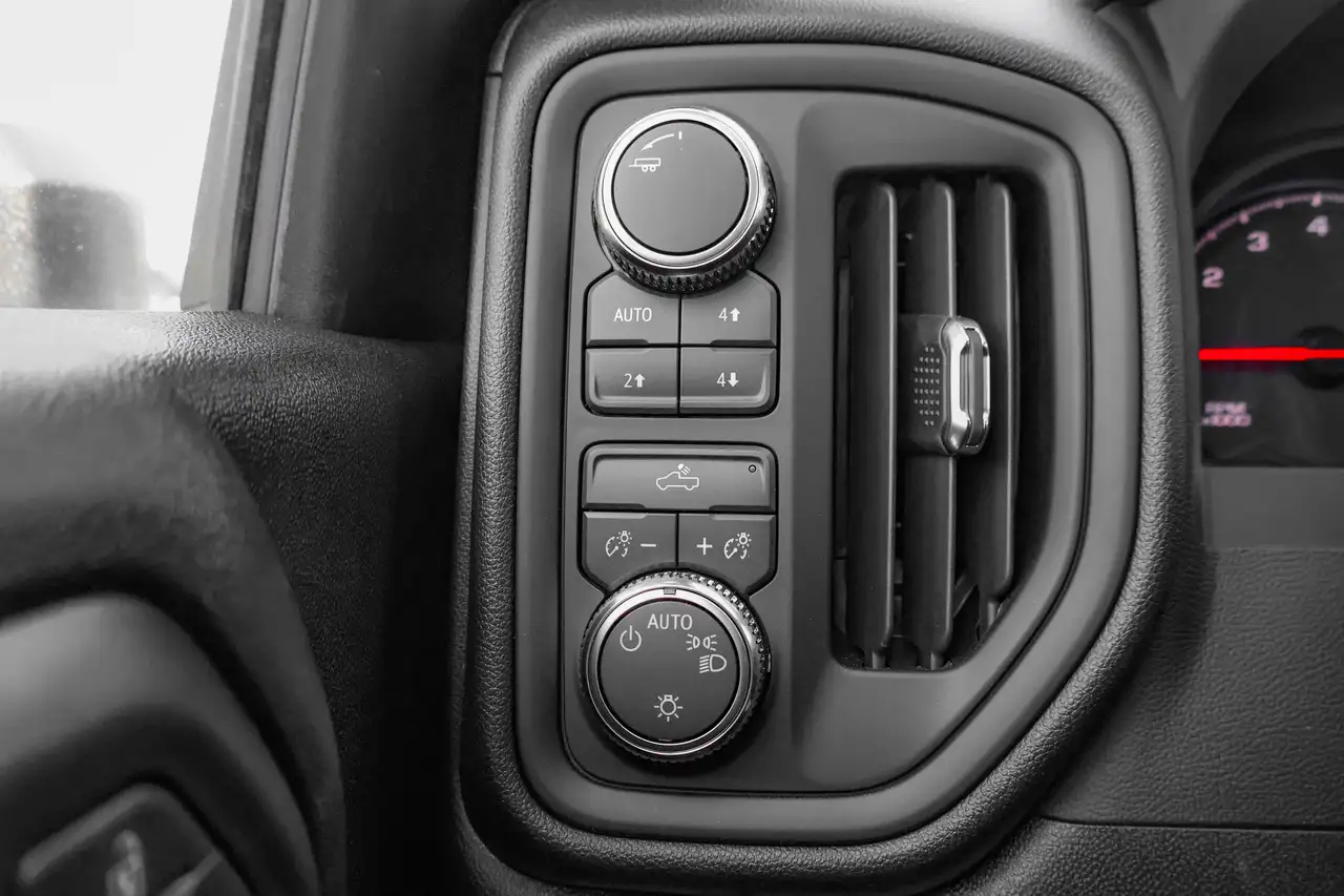 GMC Sierra 3500HD снимка GMC Sierra 3500HD