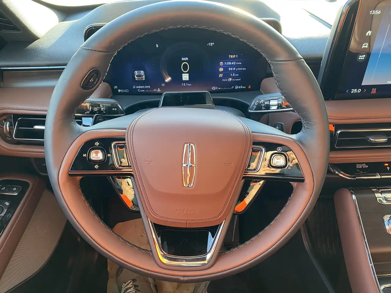 Lincoln Aviator снимка Lincoln Aviator