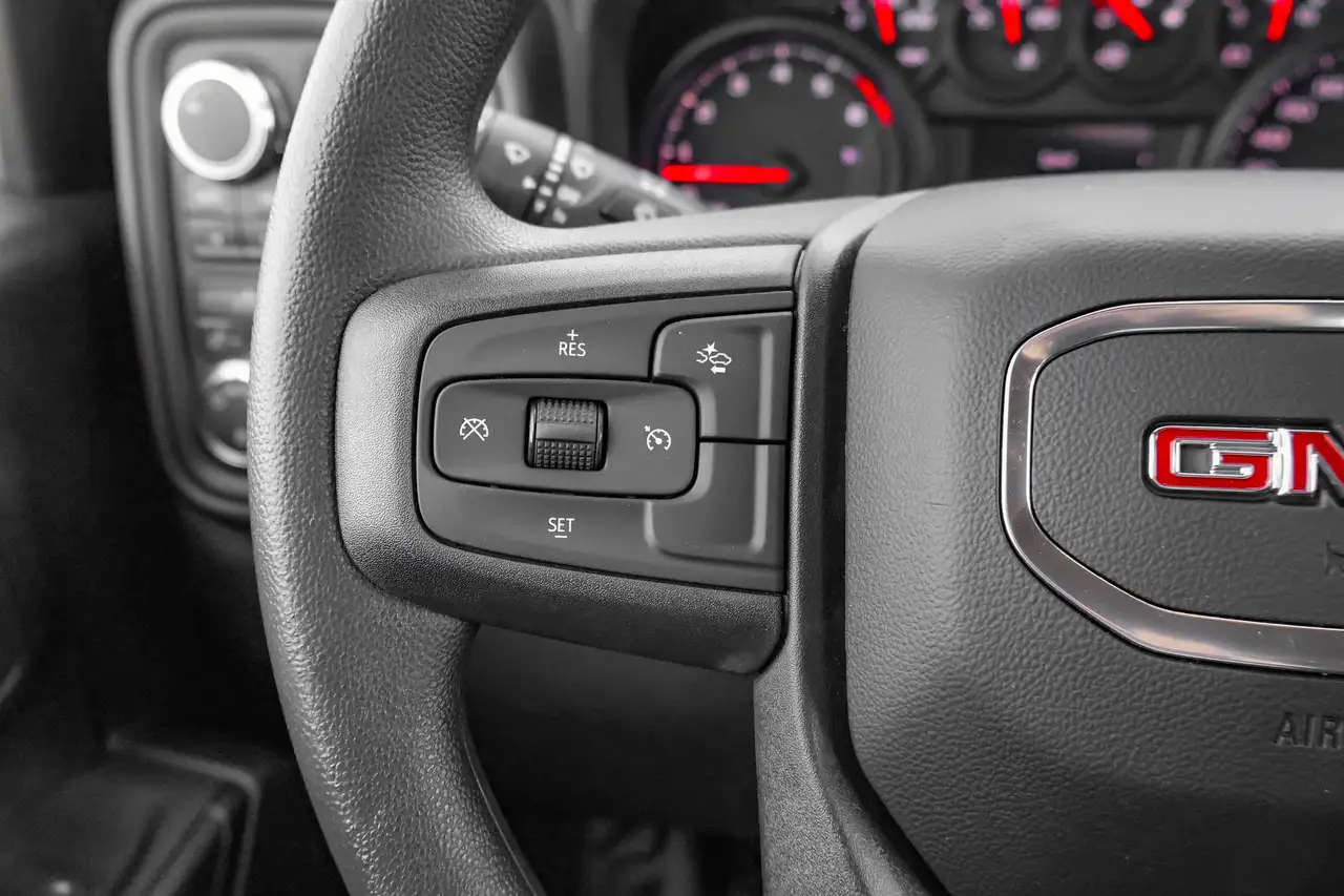 GMC Sierra 3500HD снимка GMC Sierra 3500HD