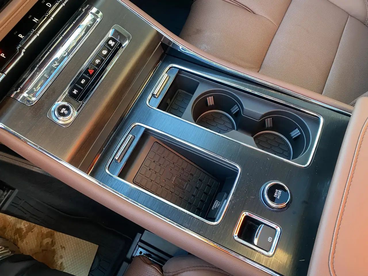 Lincoln Aviator снимка Lincoln Aviator