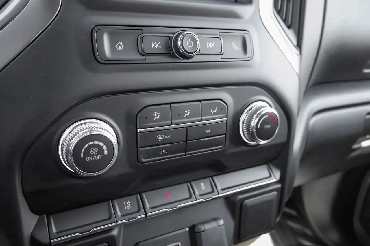 GMC Sierra 3500HD снимка GMC Sierra 3500HD