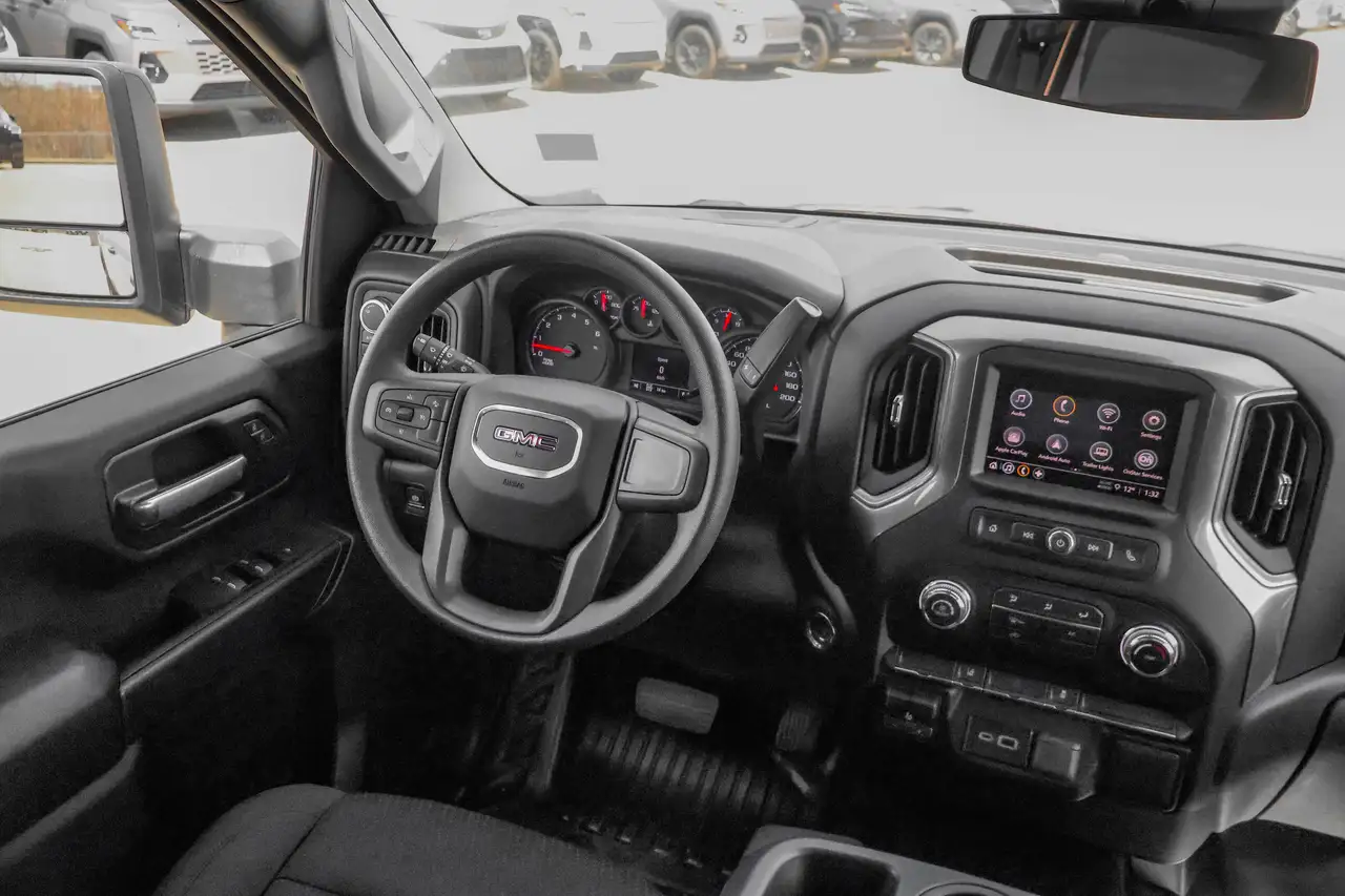 GMC Sierra 3500HD снимка GMC Sierra 3500HD