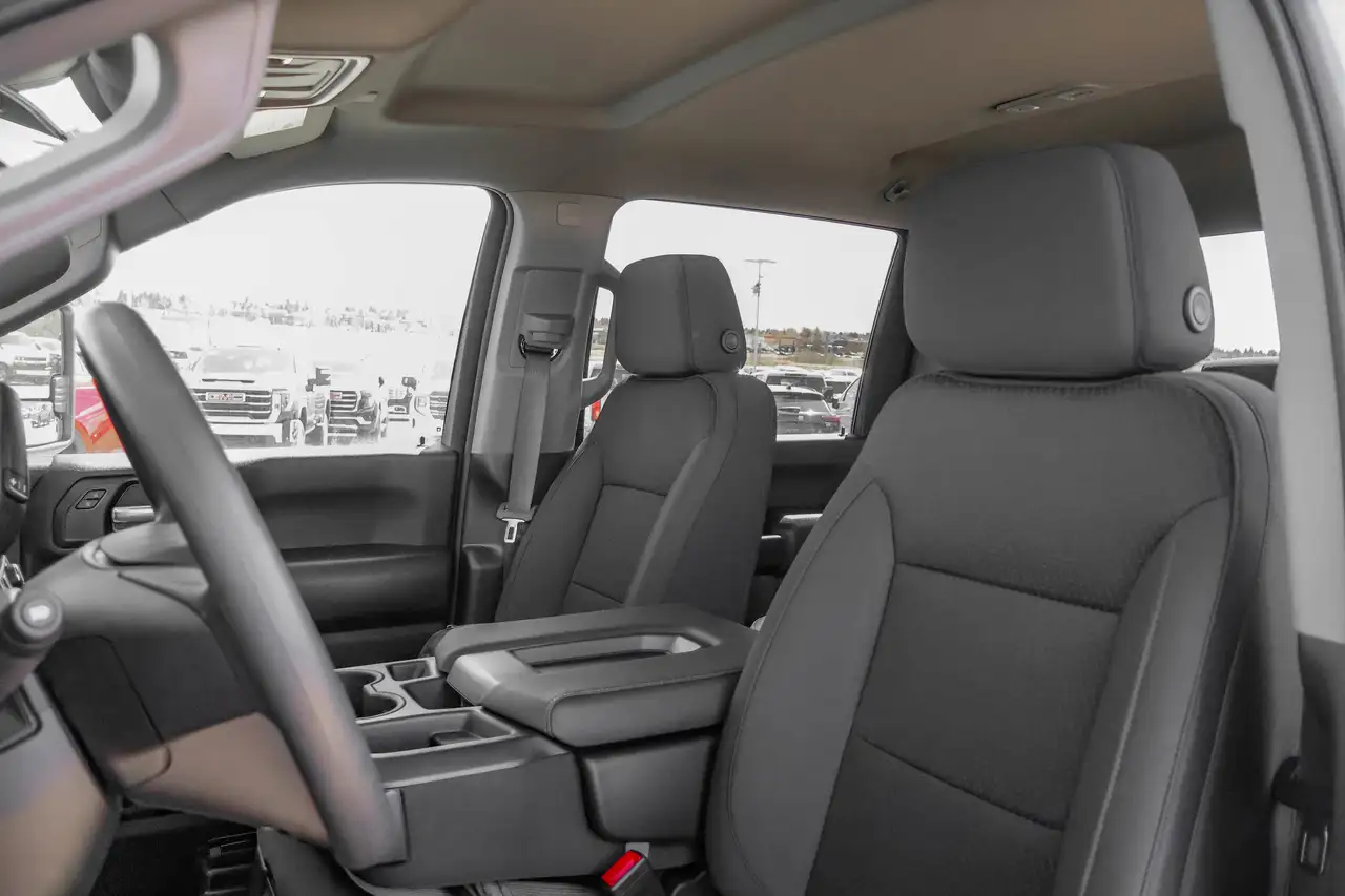 GMC Sierra 3500HD снимка GMC Sierra 3500HD