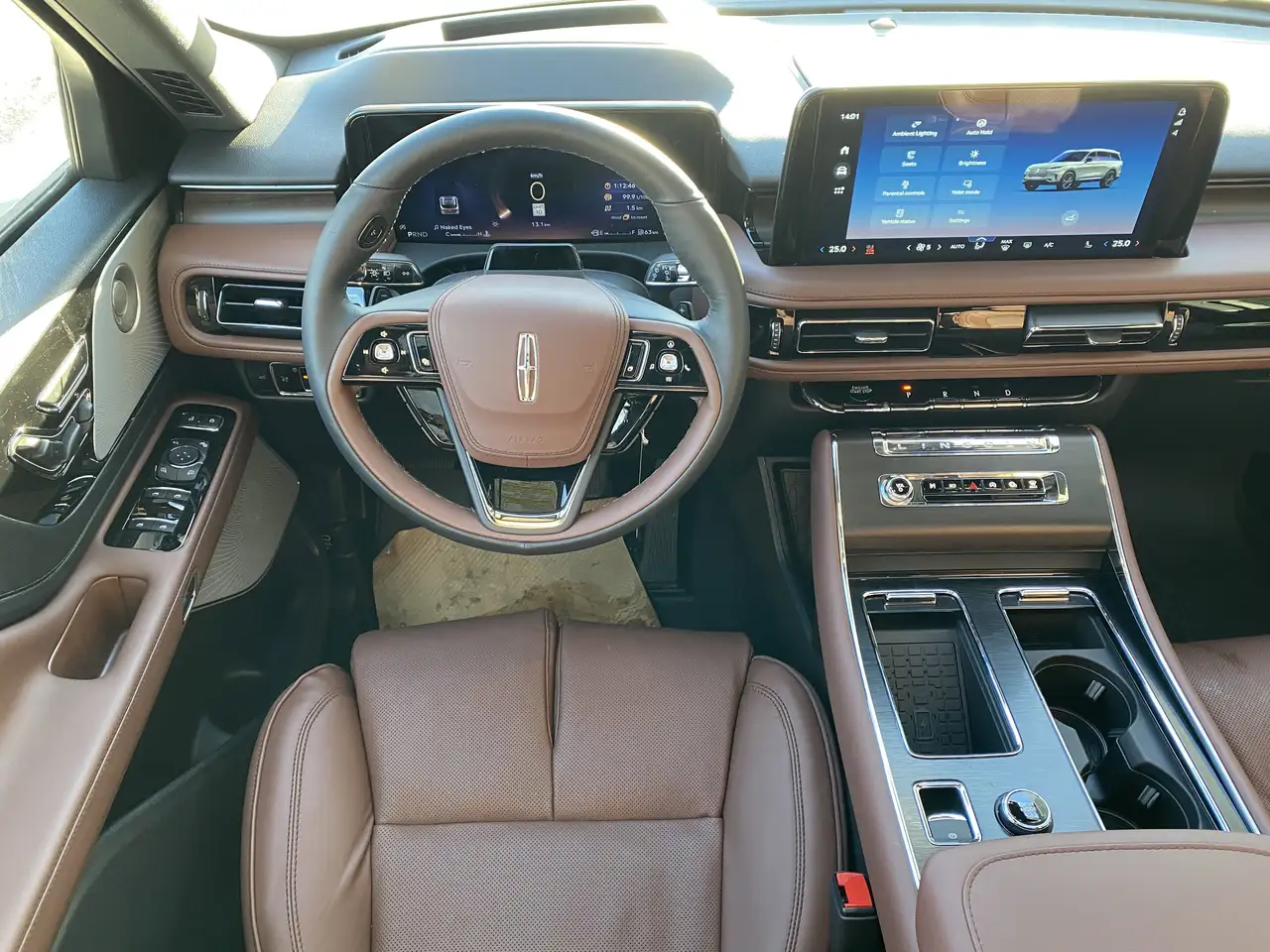 Lincoln Aviator снимка Lincoln Aviator