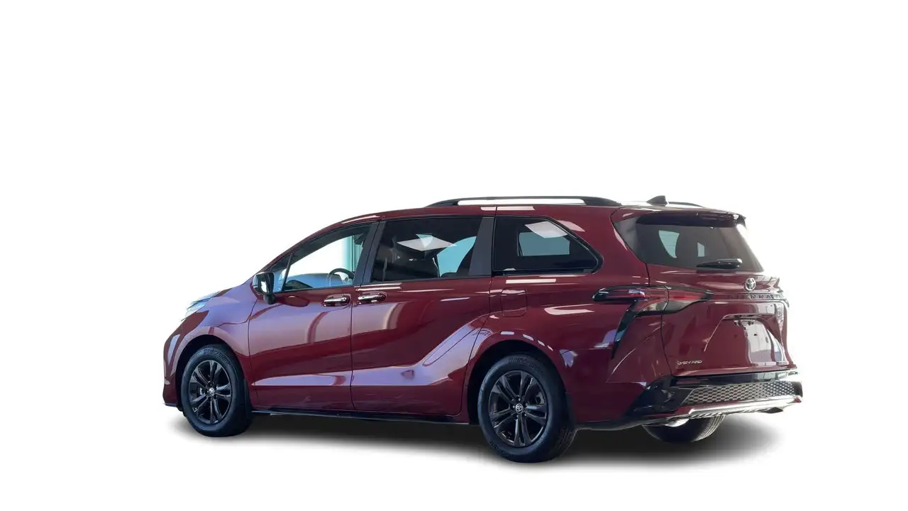 Toyota Sienna снимка Toyota Sienna