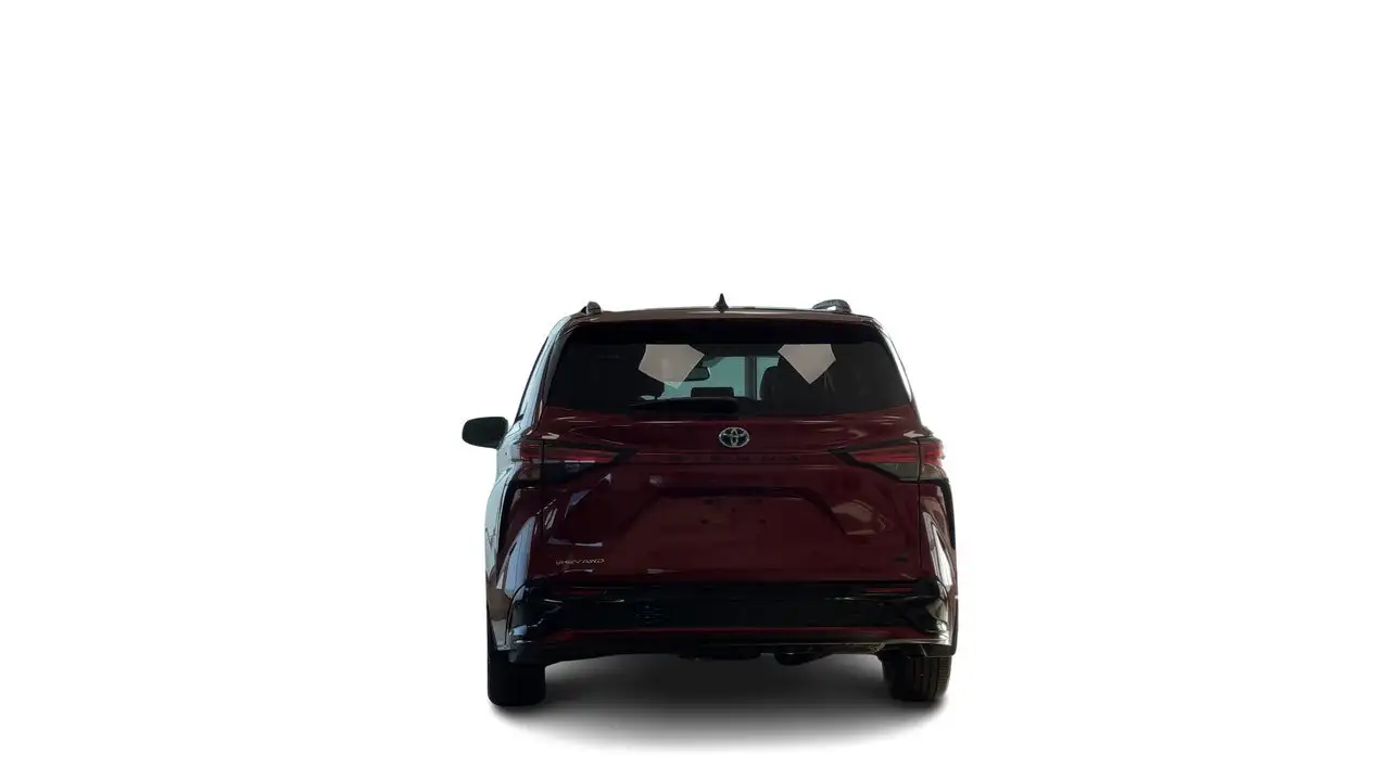 Toyota Sienna снимка Toyota Sienna