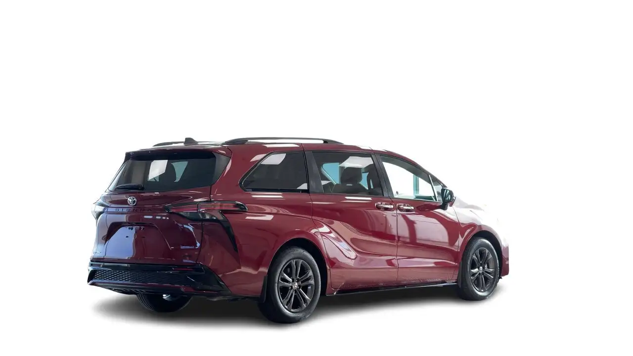 Toyota Sienna снимка Toyota Sienna
