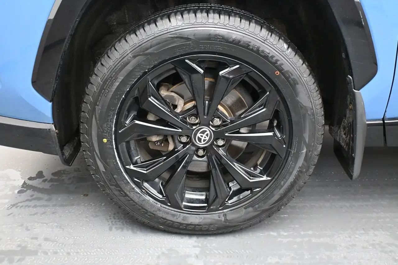Toyota RAV 4 снимка Toyota RAV 4