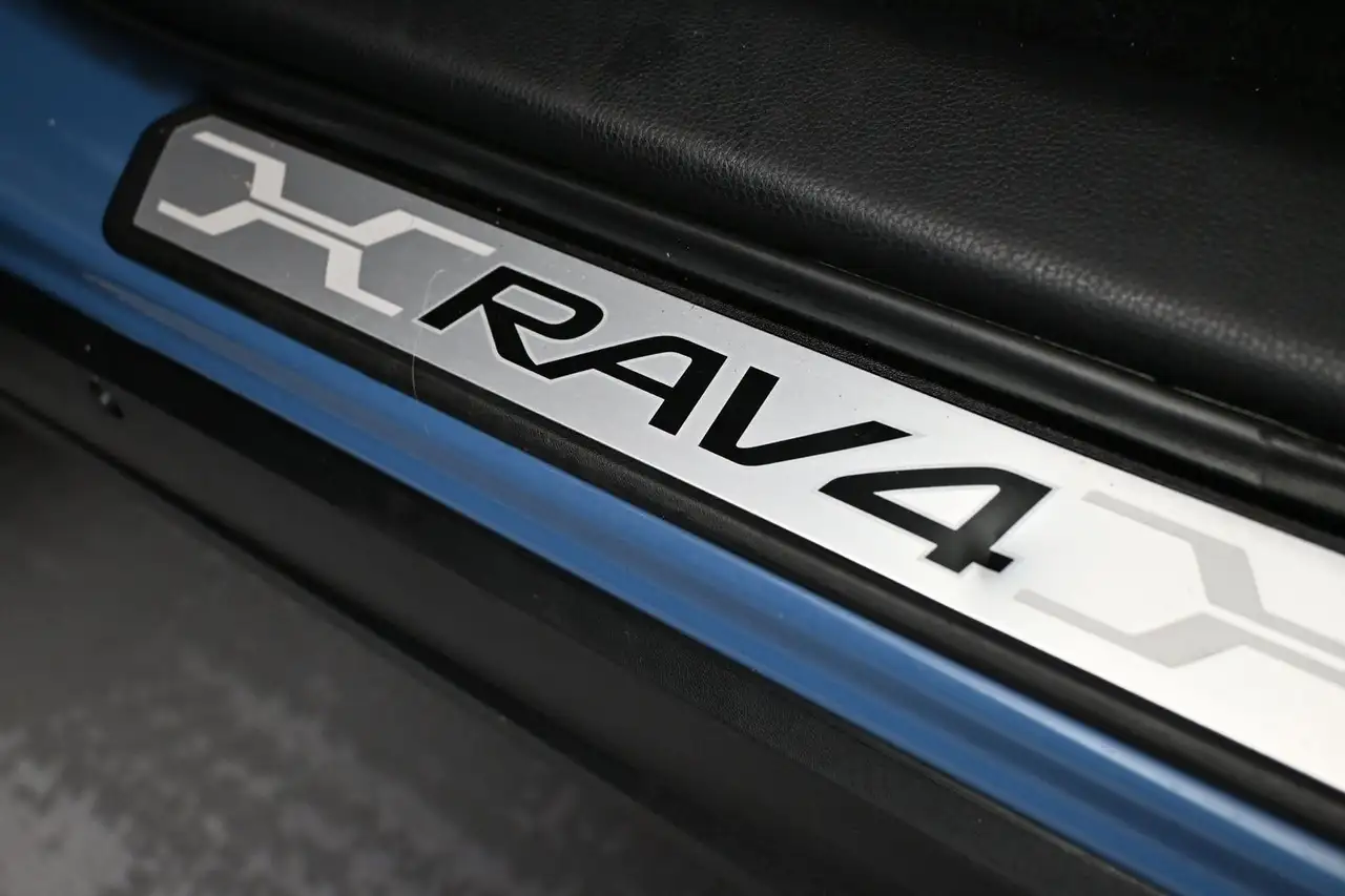 Toyota RAV 4 снимка Toyota RAV 4