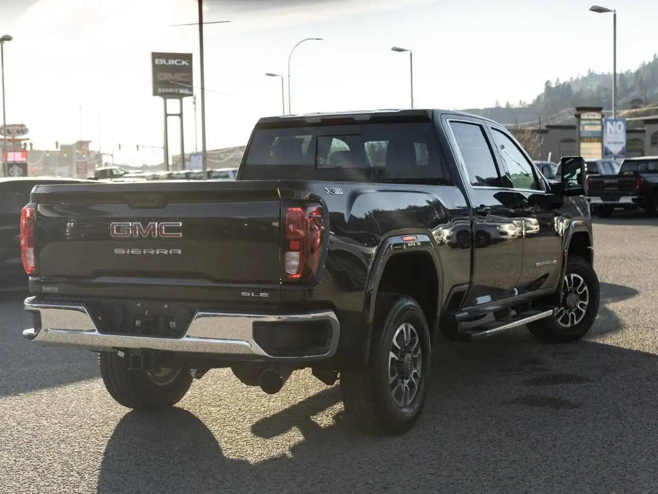 GMC Sierra 3500HD снимка GMC Sierra 3500HD