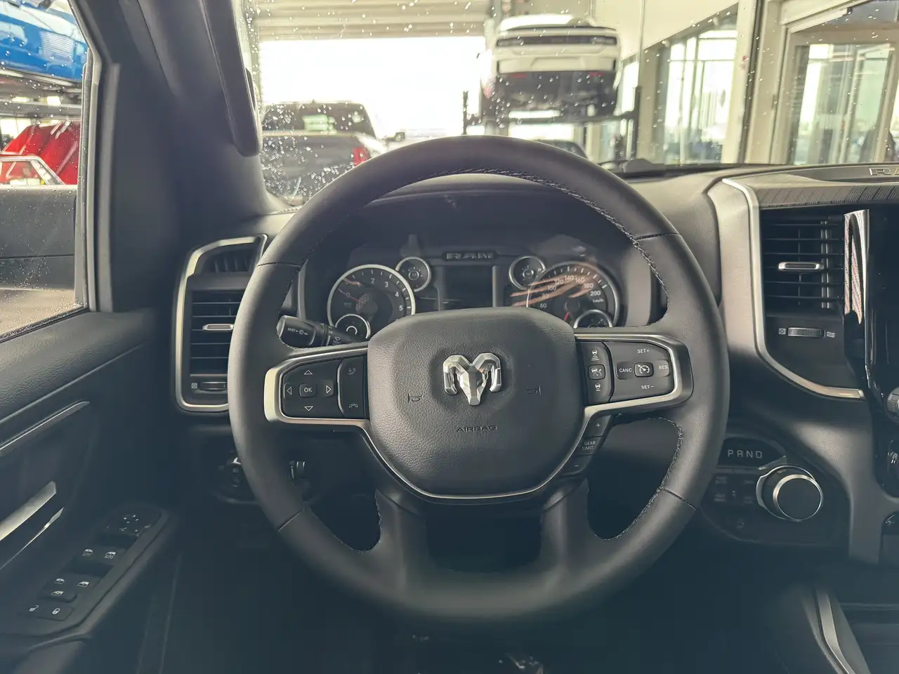 RAM 1500 снимка RAM 1500