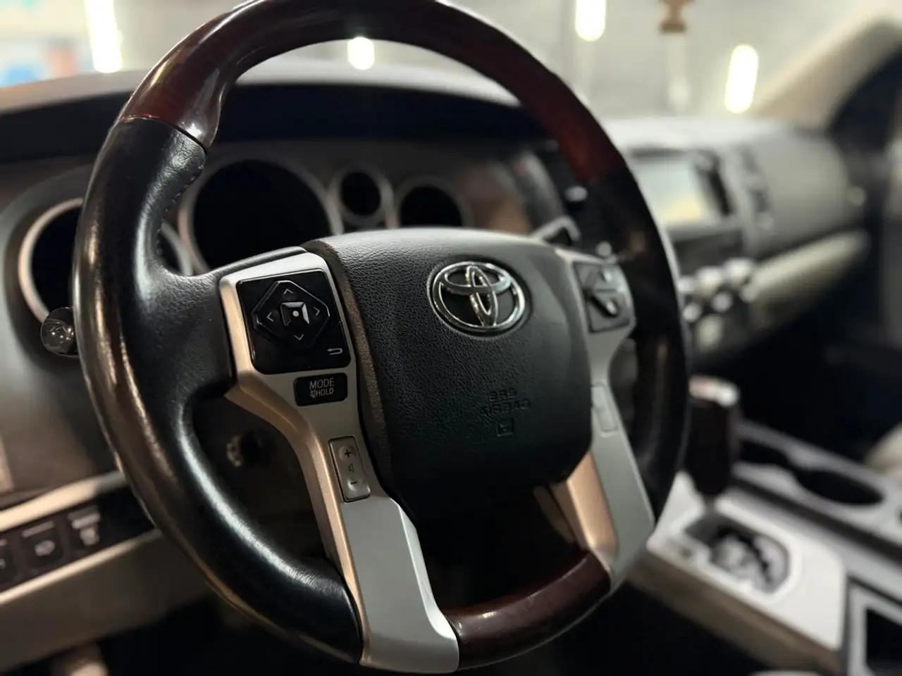 Toyota Sequoia photo Toyota Sequoia