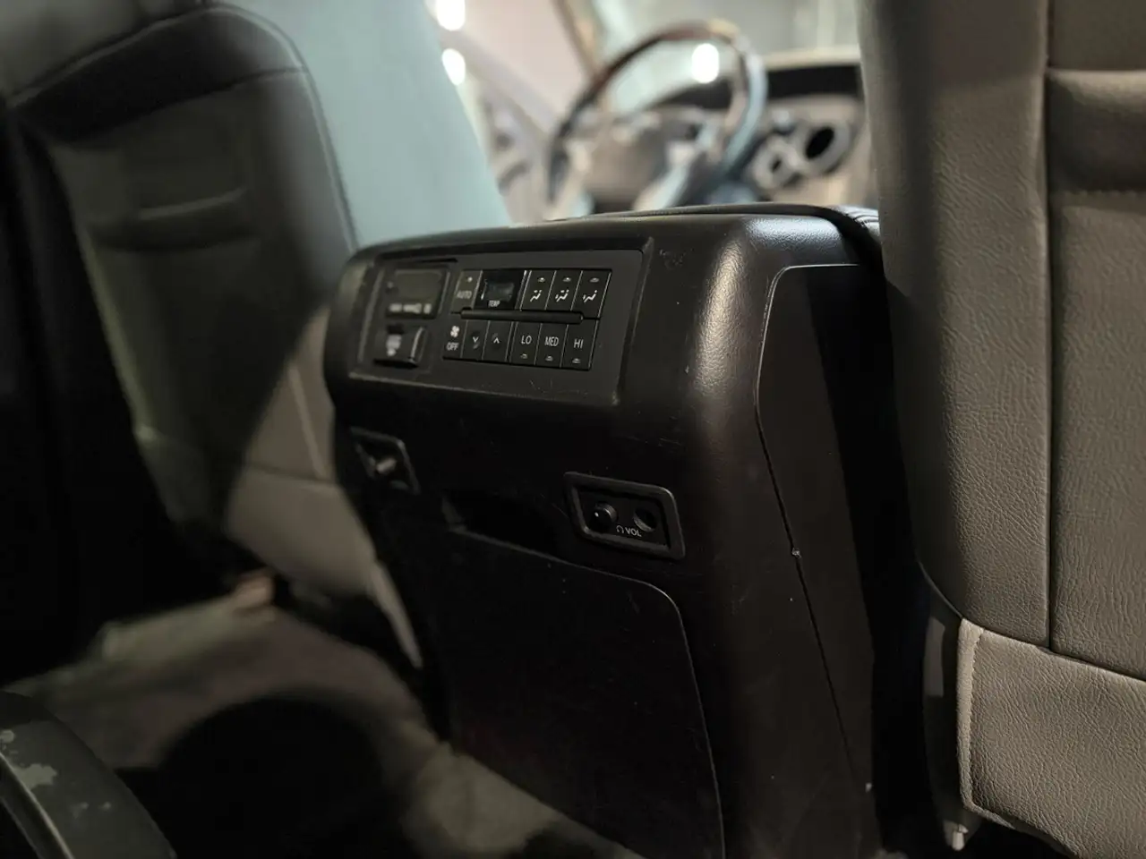 Toyota Sequoia photo Toyota Sequoia