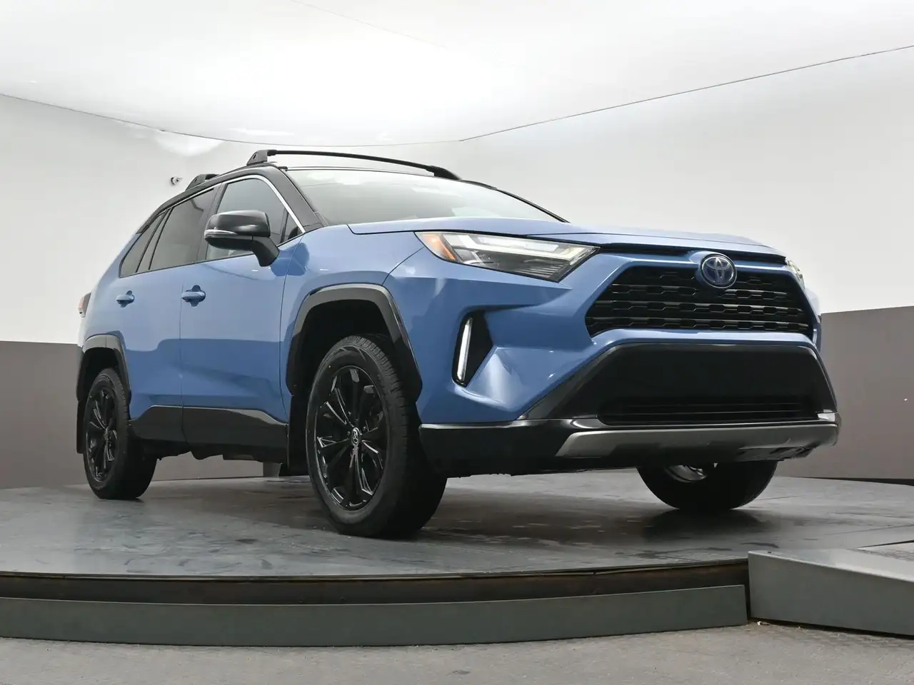 Toyota RAV 4 снимка Toyota RAV 4