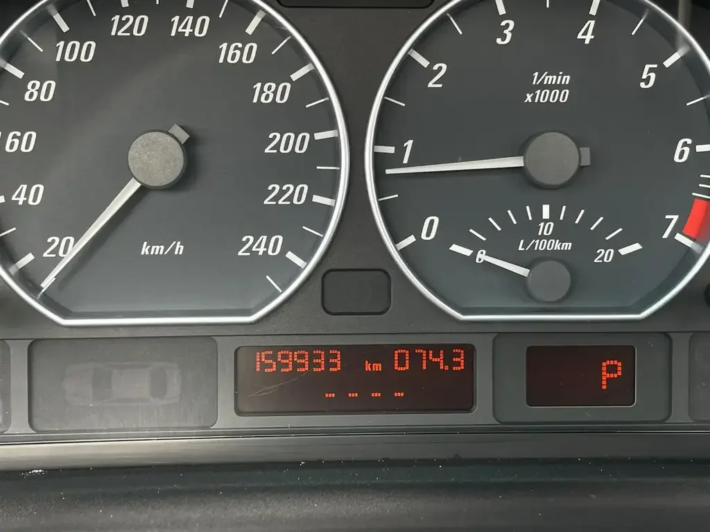 BMW 3 Series снимка BMW 3 Series